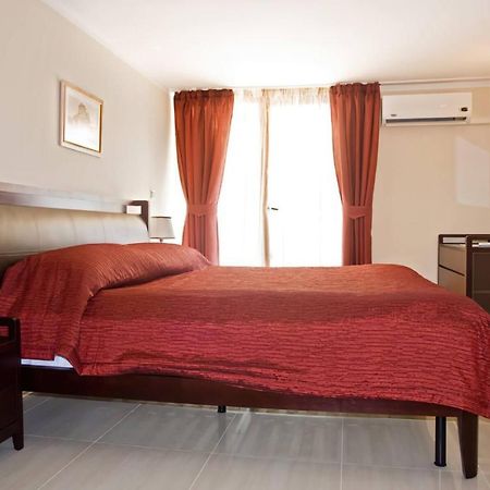 Oasis Park Hotel - New Managment เนเซบาร์ ภายนอก รูปภาพ