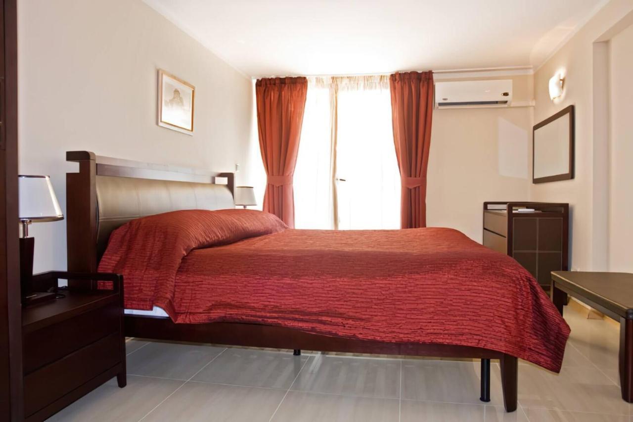 Oasis Park Hotel - New Managment เนเซบาร์ ภายนอก รูปภาพ