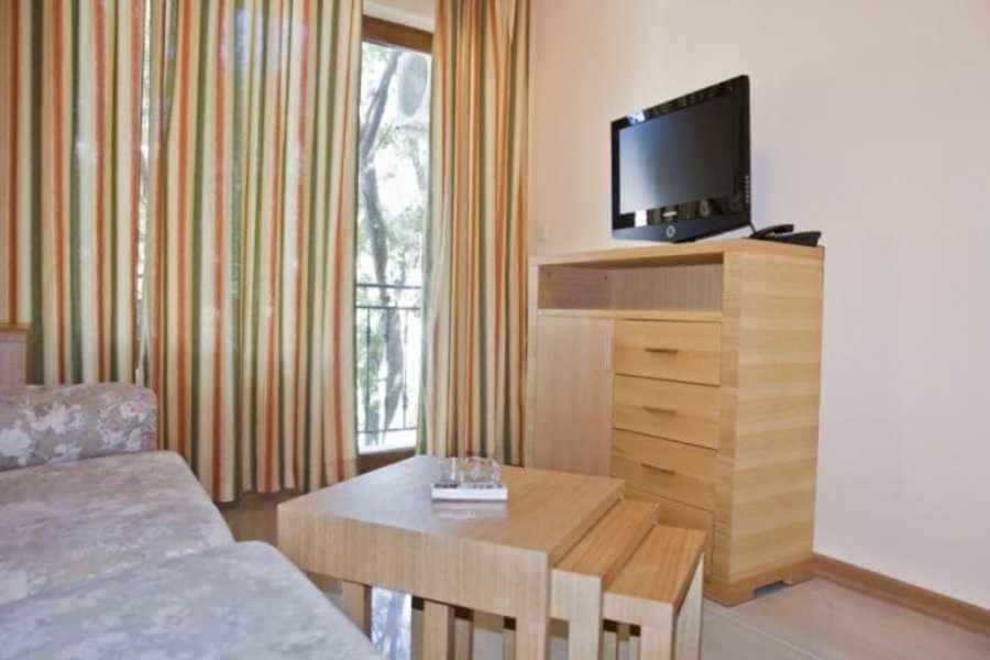 Oasis Park Hotel - New Managment เนเซบาร์ ภายนอก รูปภาพ